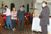 Prefeito entrega chave simblica do municpio a Dom Simo.