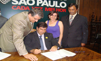 Clio assina convnio para reforma do estdio municipal