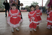 Festas caipiras animam crianas nas escolas municipais